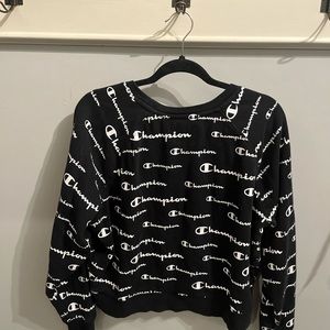 Champion crew neck sweater women’s xl black with white lettering